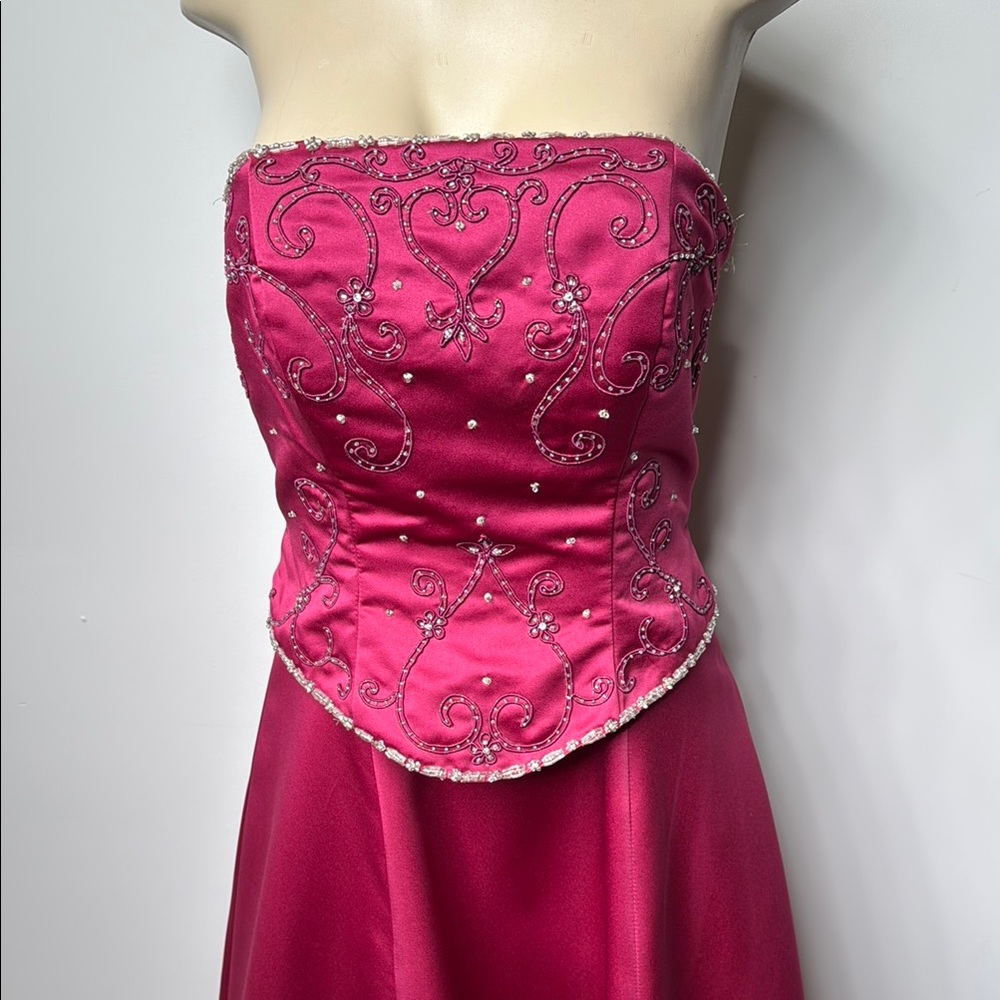 Elegant Pink Strapless Dress - Picture 2 of 11